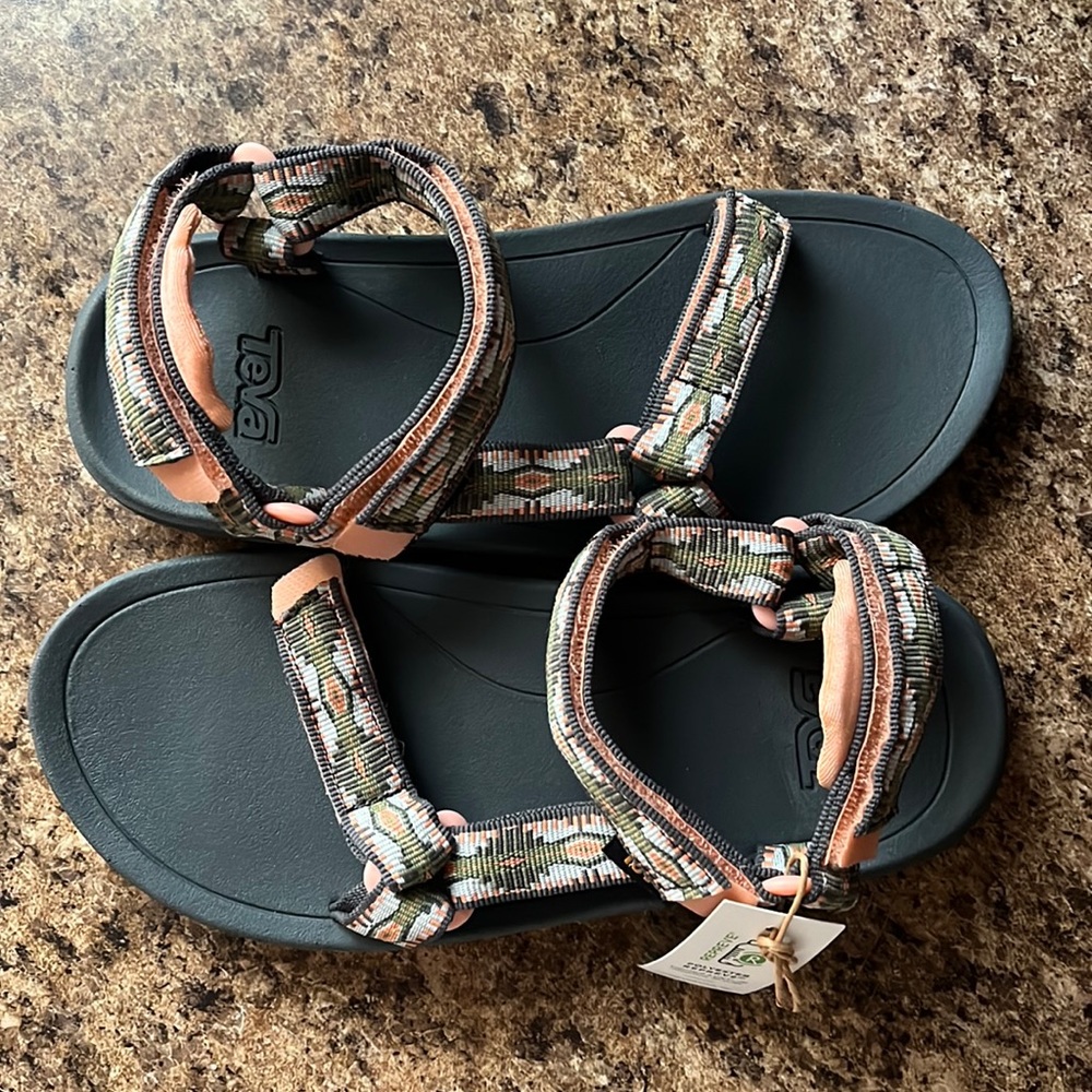 Kid’s Teva sandals